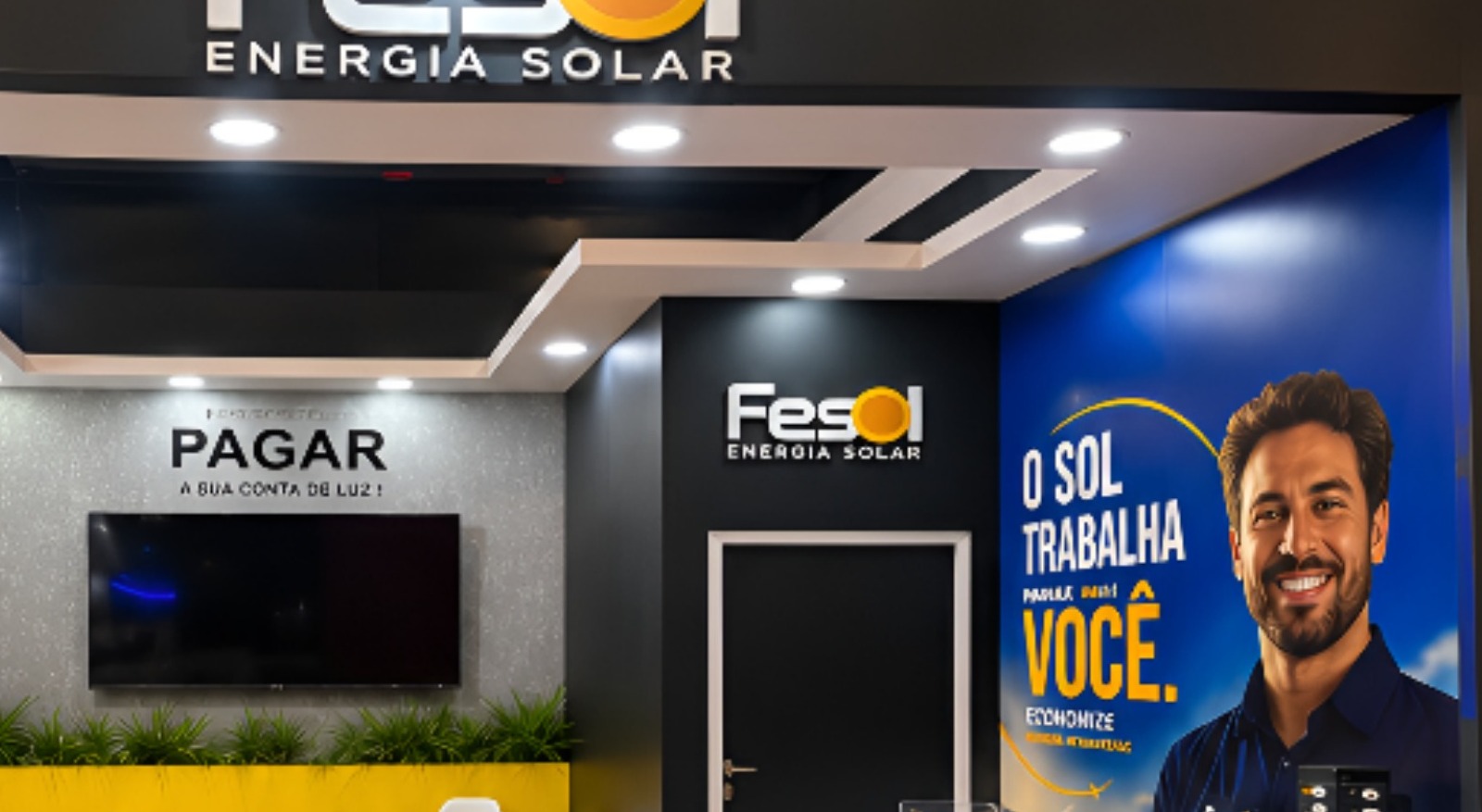 Equipe da Fesol Energia Solar em evento do setor